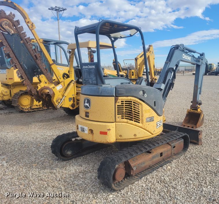 image for item DM1025 2008 John Deere 35D  mini excavator