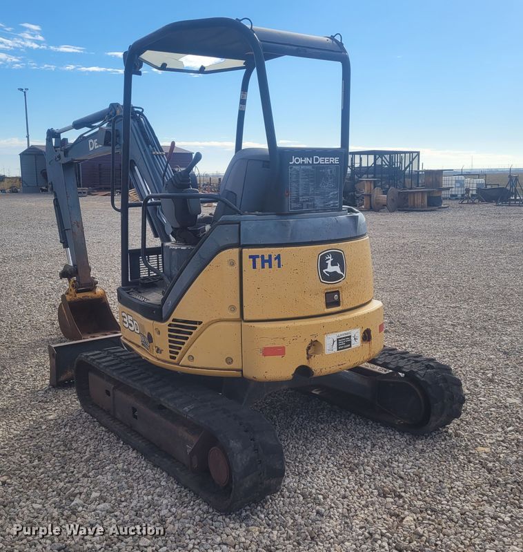 image for item DM1025 2008 John Deere 35D  mini excavator