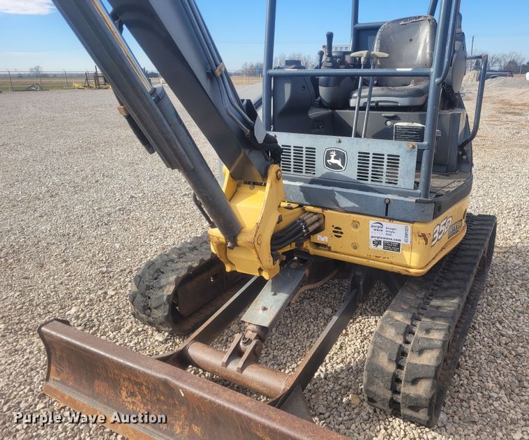image for item DM1025 2008 John Deere 35D  mini excavator