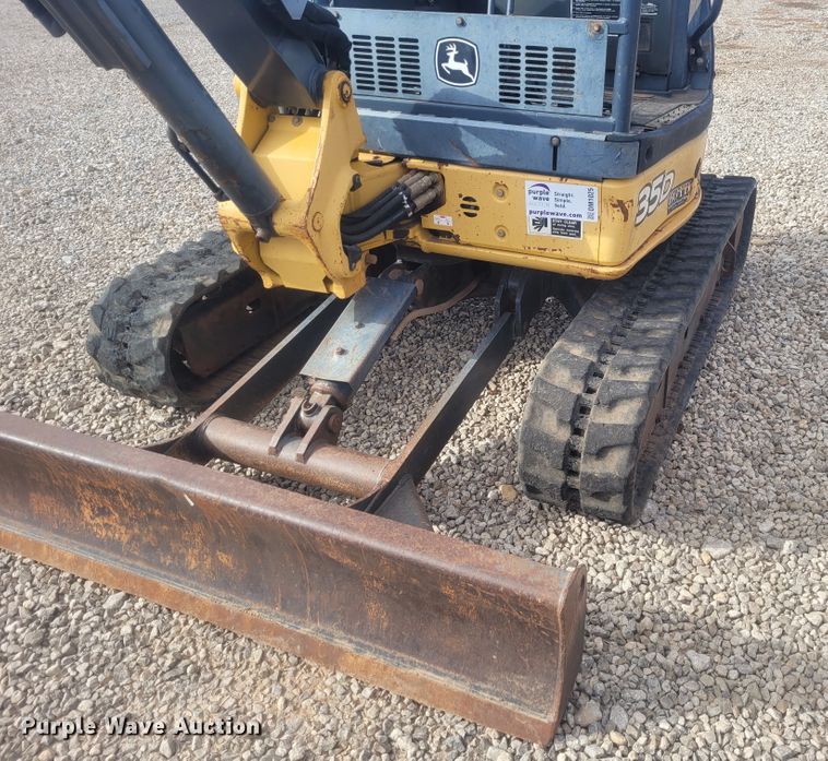 image for item DM1025 2008 John Deere 35D  mini excavator