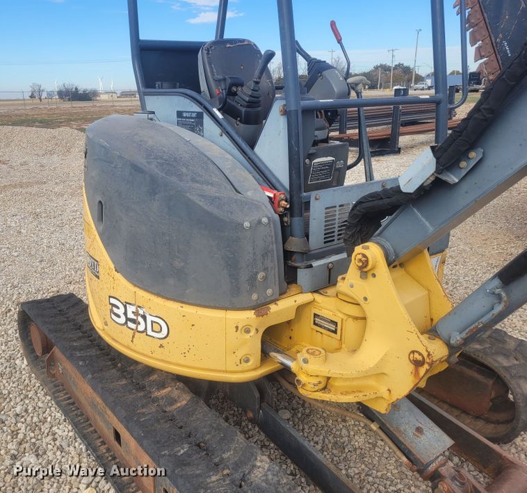 image for item DM1025 2008 John Deere 35D  mini excavator