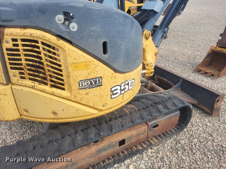 image for item DM1025 2008 John Deere 35D  mini excavator
