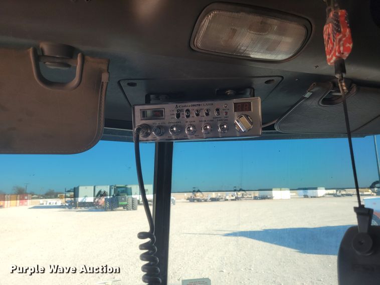 image for item DM1026 2007 Peterbilt 386  semi truck