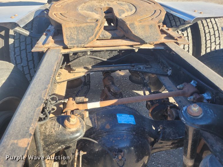 image for item DM1026 2007 Peterbilt 386  semi truck