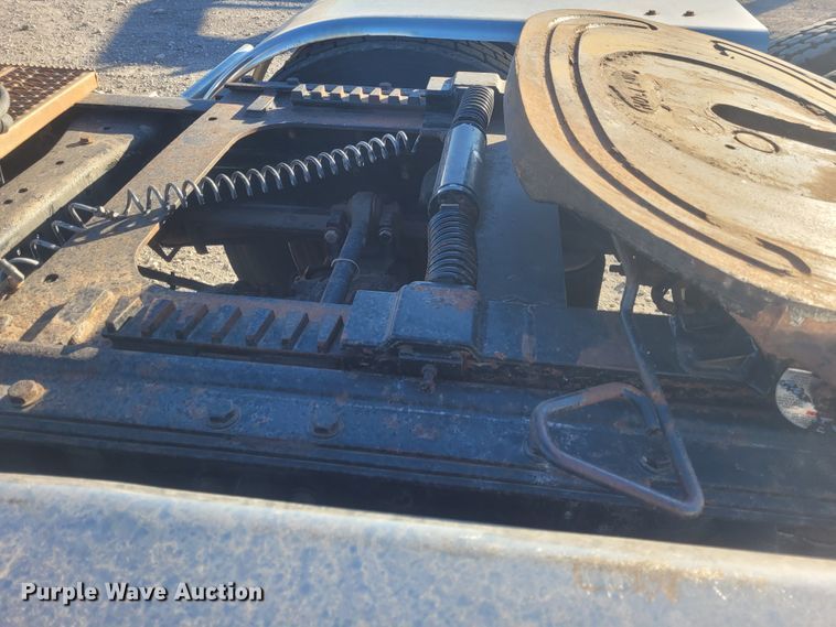 image for item DM1026 2007 Peterbilt 386  semi truck