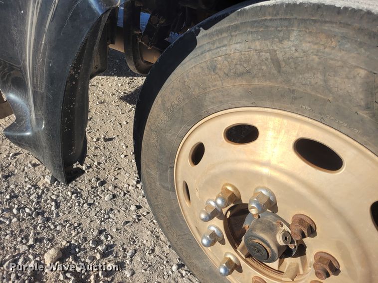 image for item DM1026 2007 Peterbilt 386  semi truck