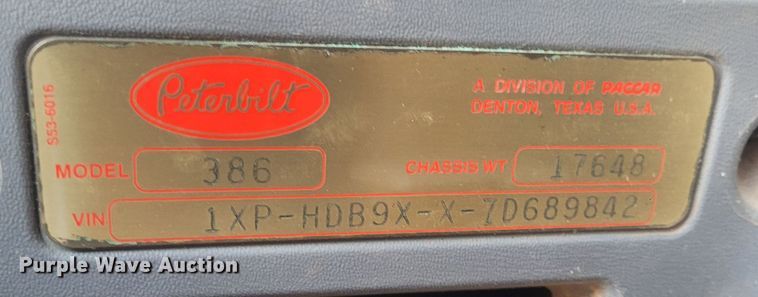 image for item DM1026 2007 Peterbilt 386  semi truck