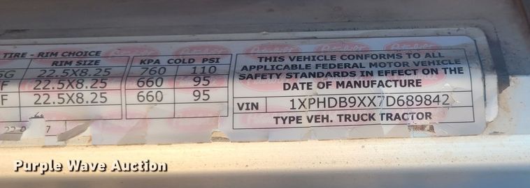 image for item DM1026 2007 Peterbilt 386  semi truck