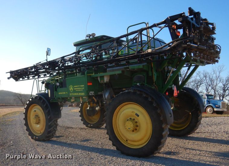 image for item DH8153 2010 John Deere 4730  sprayer