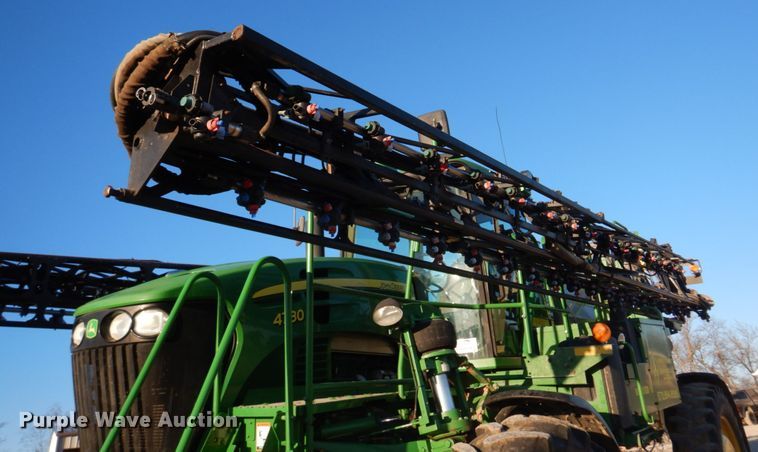 image for item DH8153 2010 John Deere 4730  sprayer