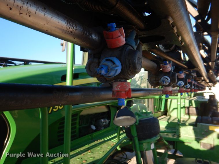 image for item DH8153 2010 John Deere 4730  sprayer