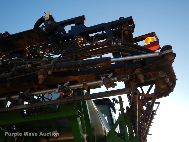 image for item DH8153 2010 John Deere 4730  sprayer