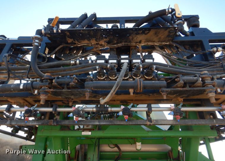 image for item DH8153 2010 John Deere 4730  sprayer