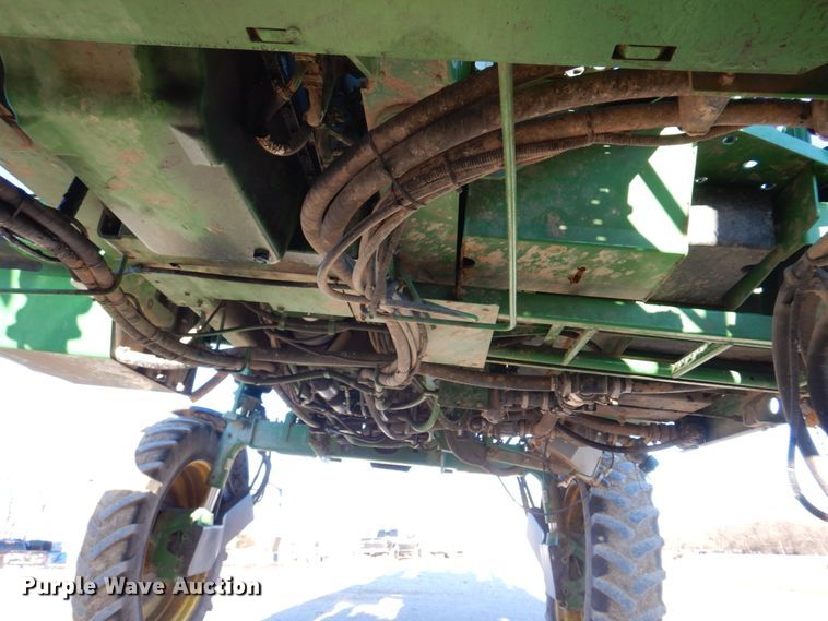 image for item DH8153 2010 John Deere 4730  sprayer