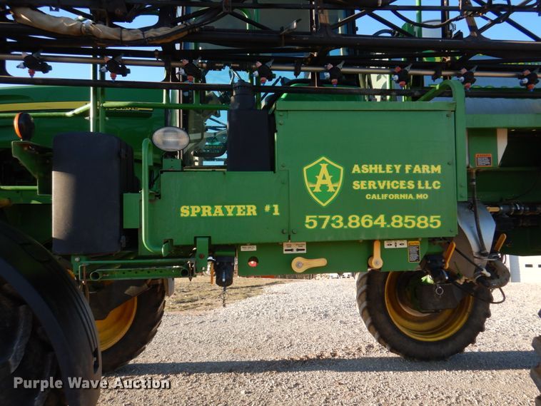 image for item DH8153 2010 John Deere 4730  sprayer