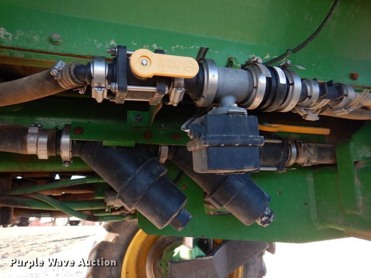 image for item DH8153 2010 John Deere 4730  sprayer