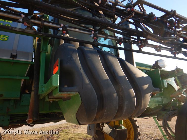 image for item DH8153 2010 John Deere 4730  sprayer