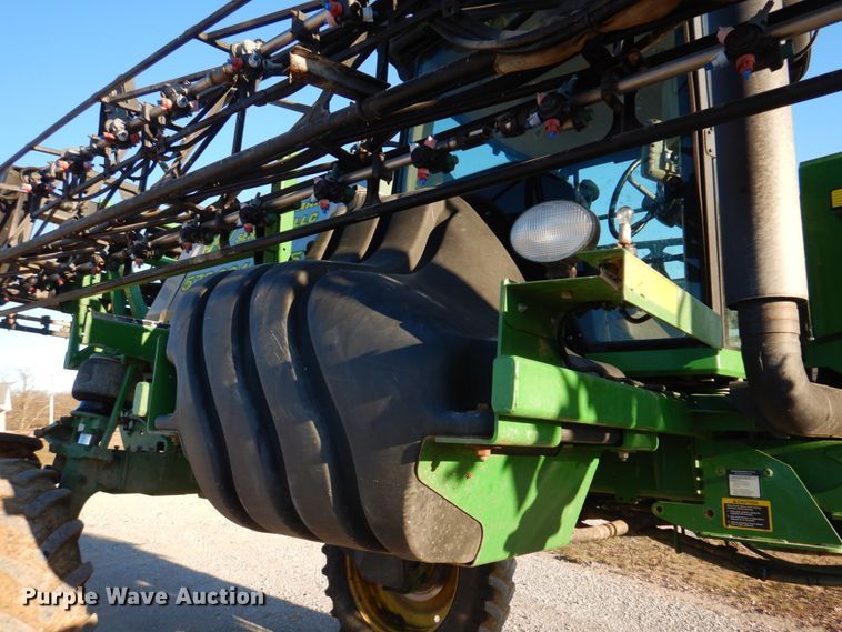 image for item DH8153 2010 John Deere 4730  sprayer