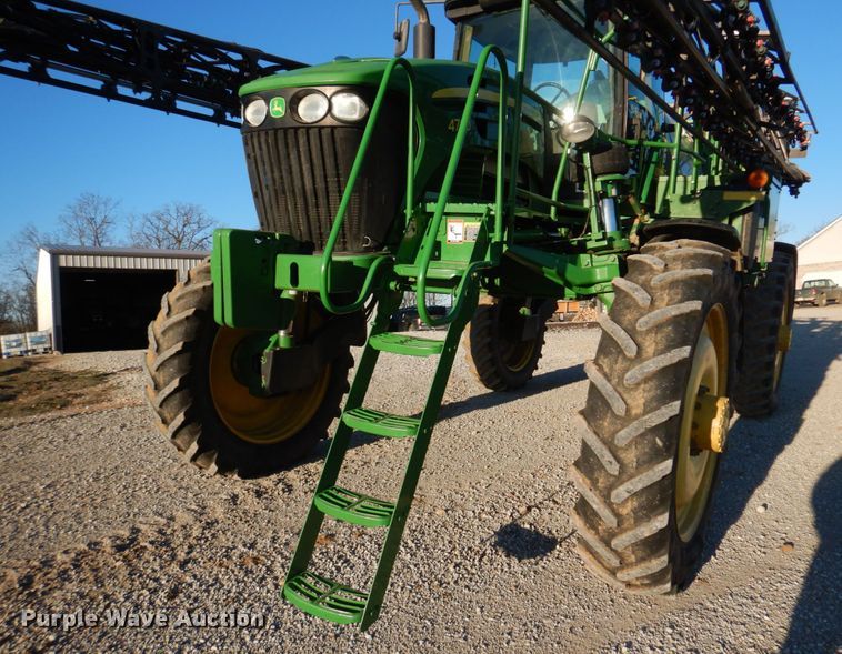 image for item DH8153 2010 John Deere 4730  sprayer