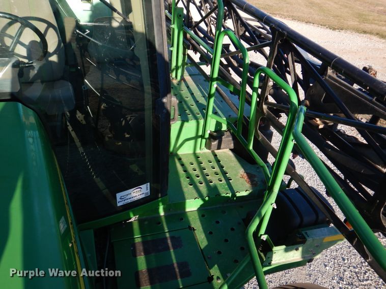 image for item DH8153 2010 John Deere 4730  sprayer