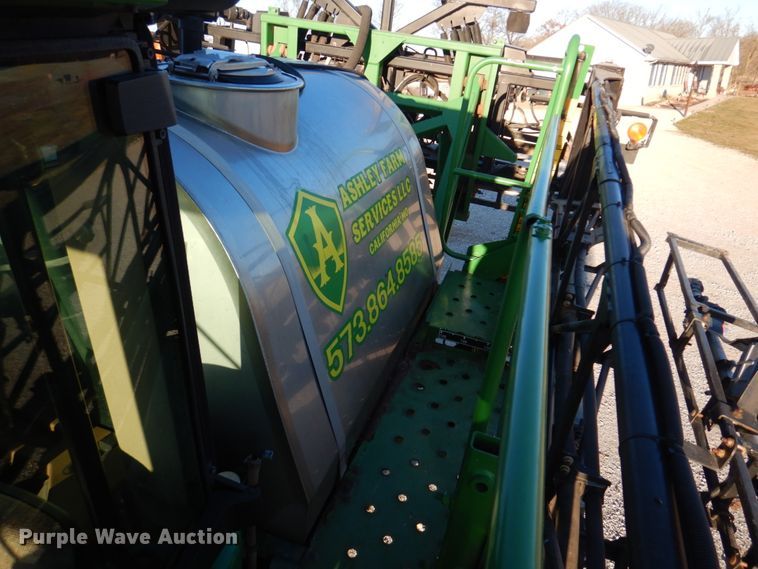 image for item DH8153 2010 John Deere 4730  sprayer