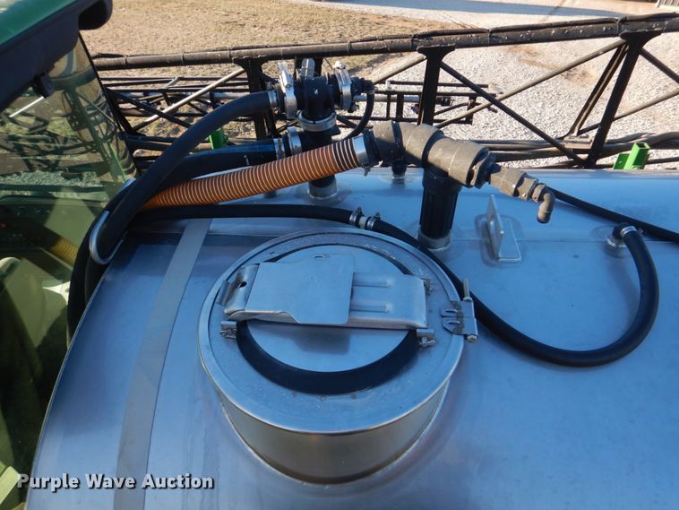 image for item DH8153 2010 John Deere 4730  sprayer