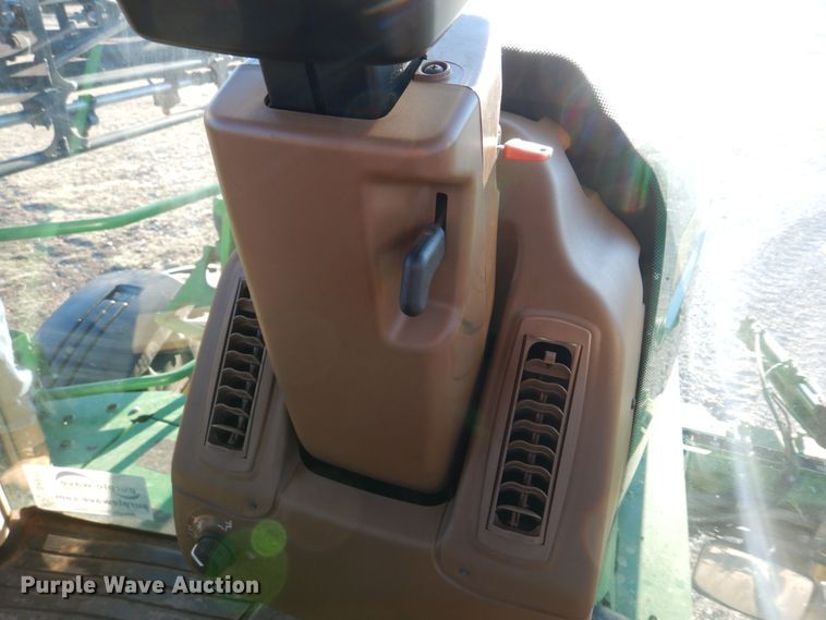 image for item DH8153 2010 John Deere 4730  sprayer