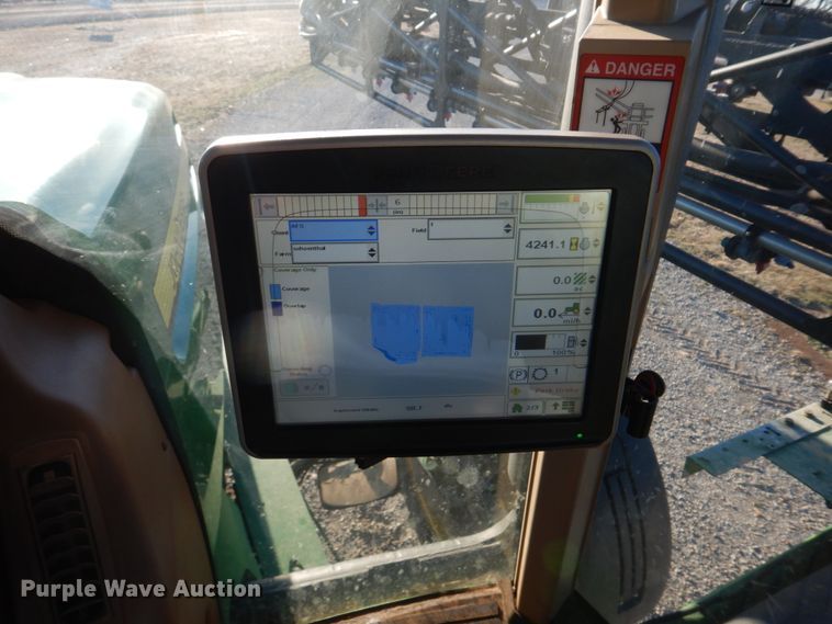 image for item DH8153 2010 John Deere 4730  sprayer