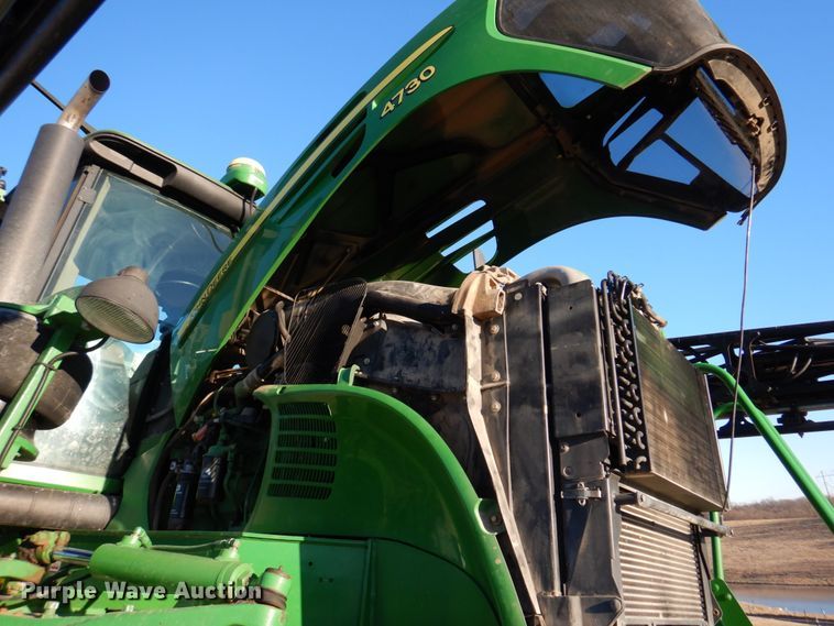 image for item DH8153 2010 John Deere 4730  sprayer