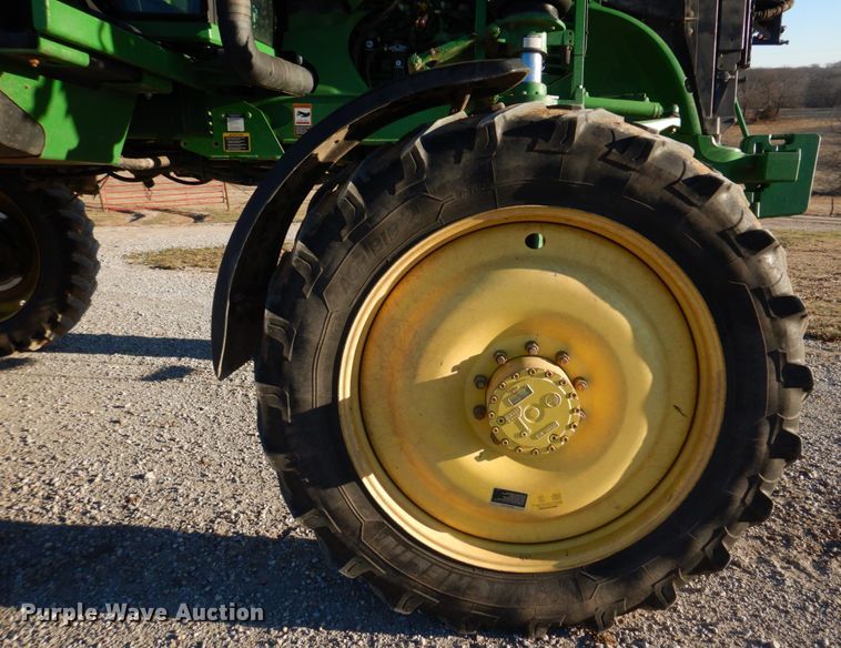 image for item DH8153 2010 John Deere 4730  sprayer