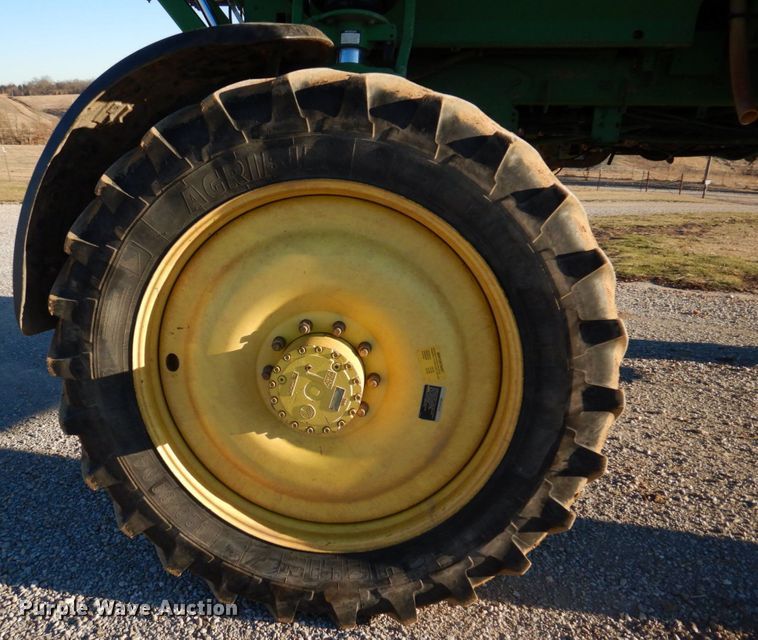 image for item DH8153 2010 John Deere 4730  sprayer