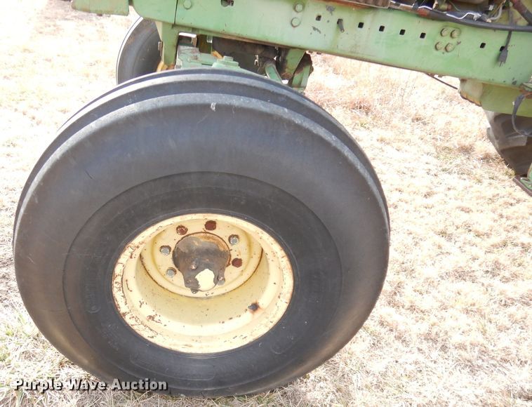 image for item DH8792 1976 John Deere 4630  tractor