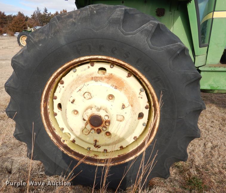 image for item DH8792 1976 John Deere 4630  tractor