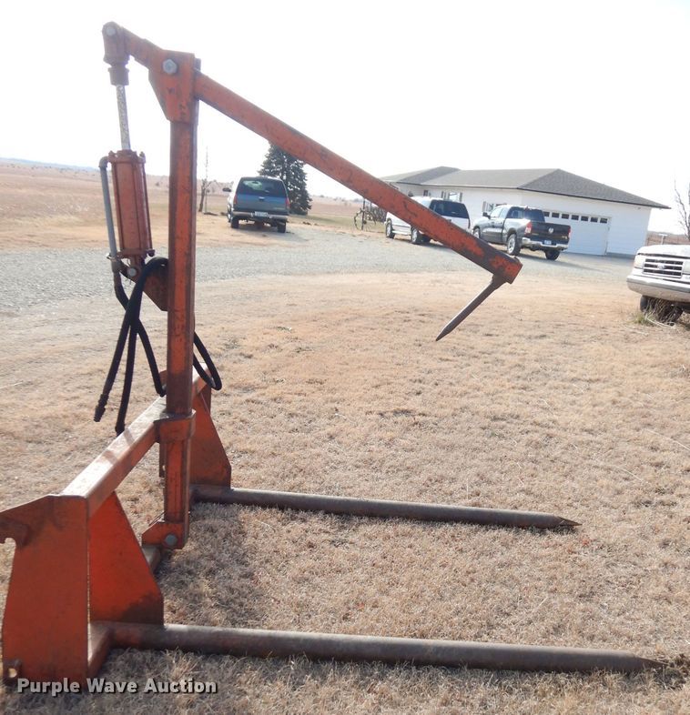 image for item DH8795 (2) pieces of ag equipment