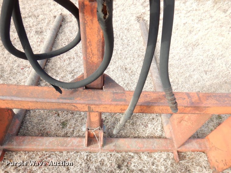 image for item DH8795 (2) pieces of ag equipment