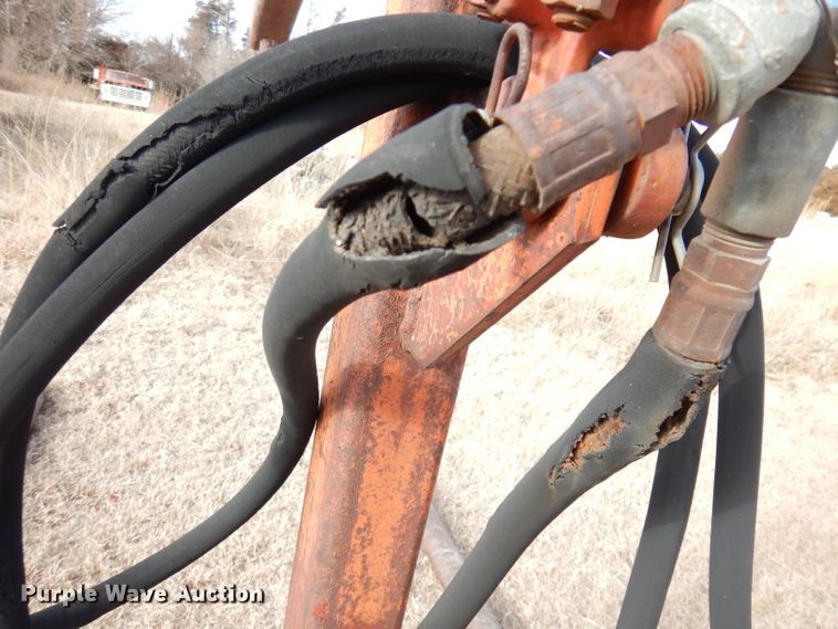 image for item DH8795 (2) pieces of ag equipment