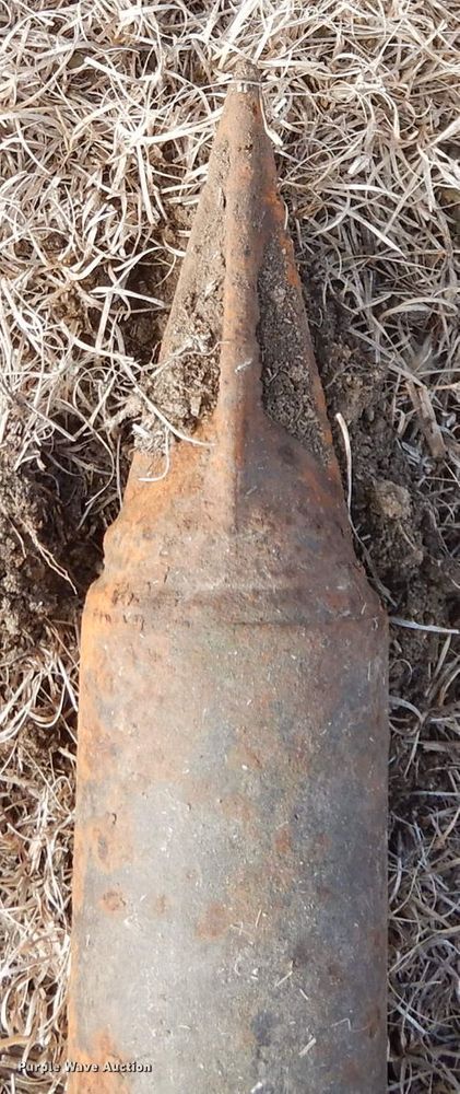 image for item DH8795 (2) pieces of ag equipment