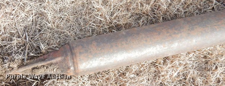 image for item DH8795 (2) pieces of ag equipment