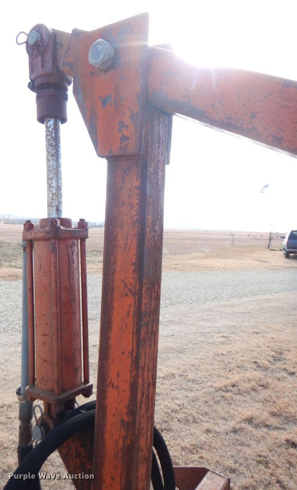 image for item DH8795 (2) pieces of ag equipment