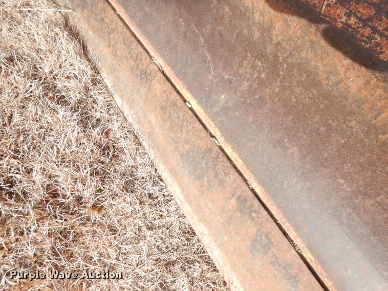 image for item DH8795 (2) pieces of ag equipment