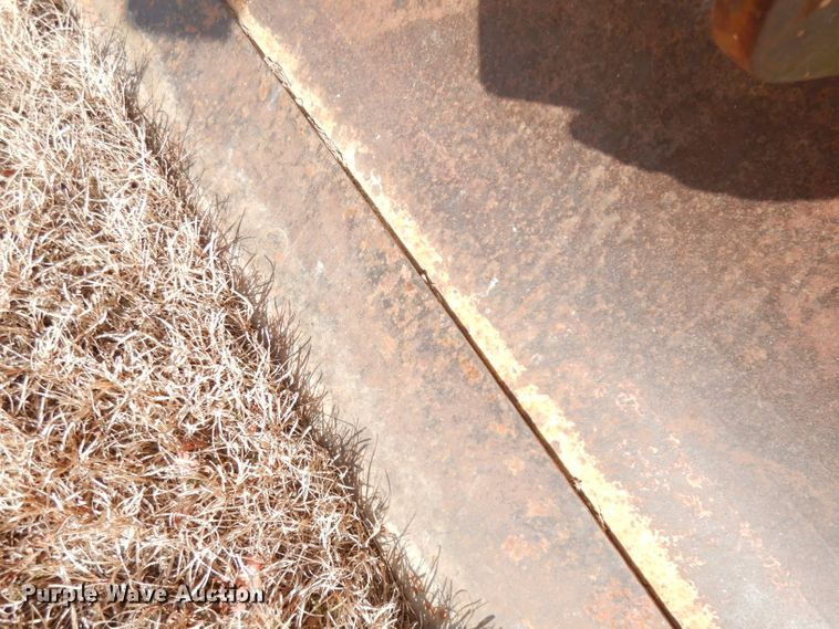 image for item DH8795 (2) pieces of ag equipment