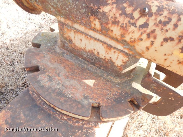 image for item DH8795 (2) pieces of ag equipment