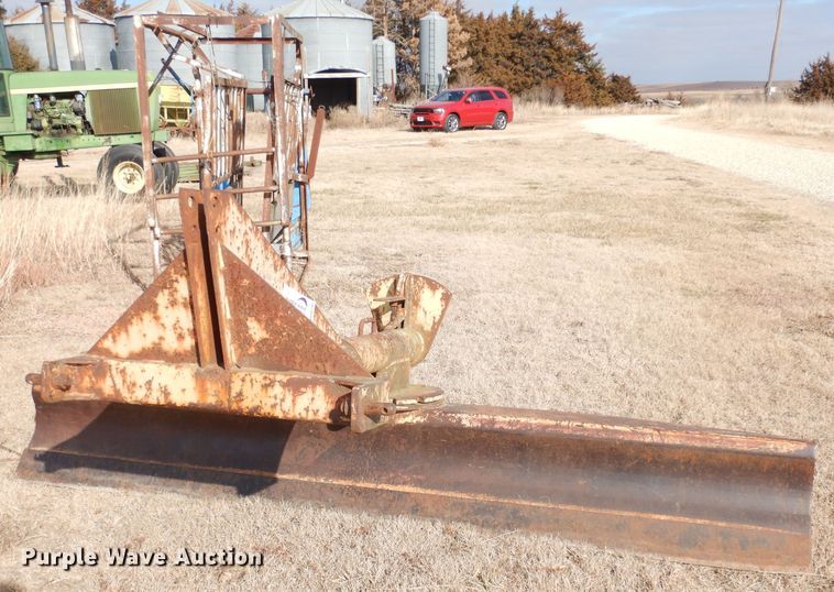 image for item DH8795 (2) pieces of ag equipment