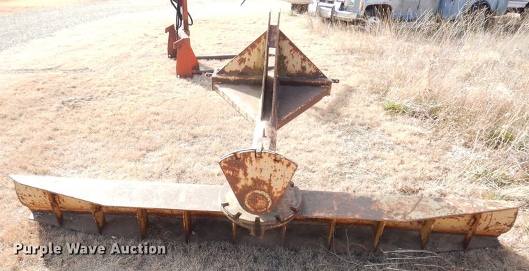 image for item DH8795 (2) pieces of ag equipment