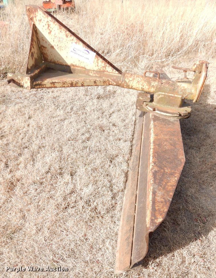 image for item DH8795 (2) pieces of ag equipment