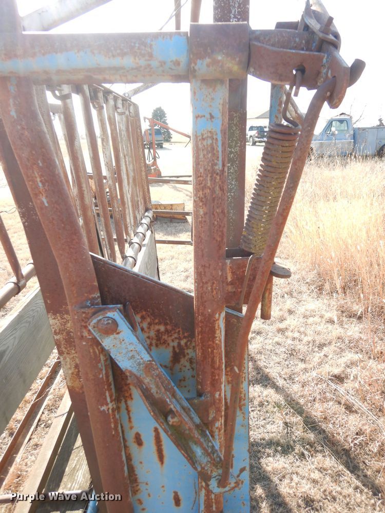 image for item DH8796 Squeeze chute