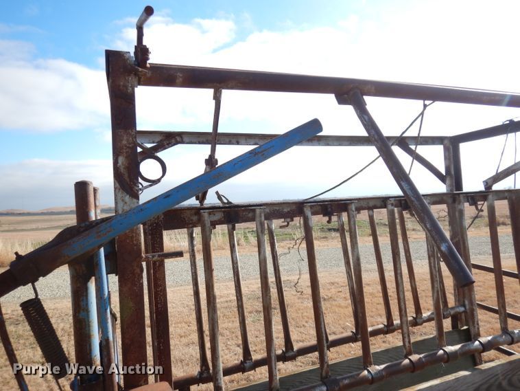 image for item DH8796 Squeeze chute