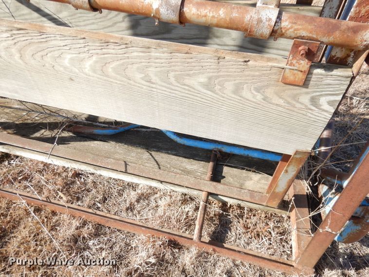 image for item DH8796 Squeeze chute