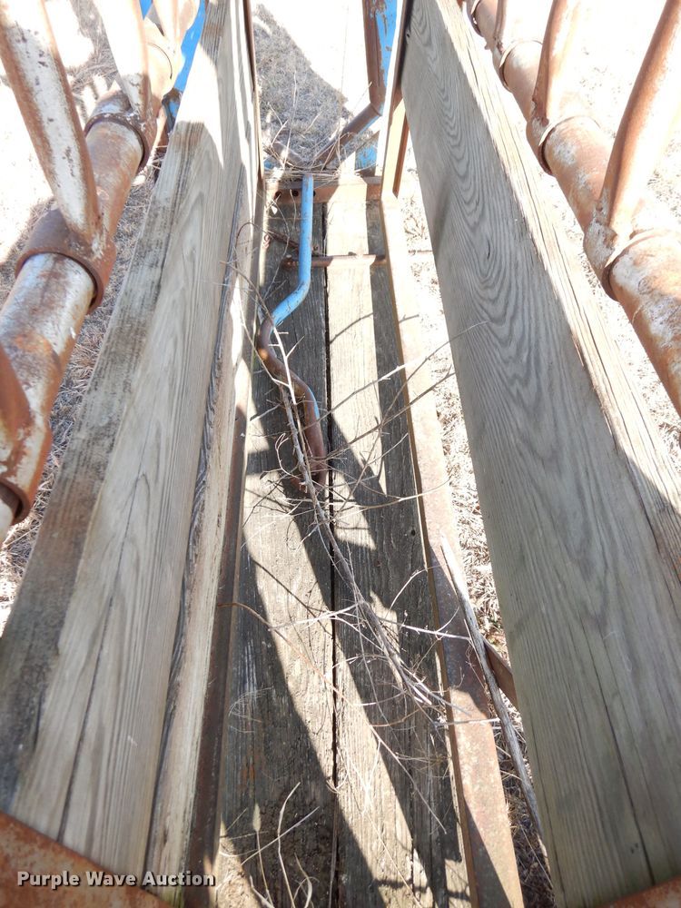 image for item DH8796 Squeeze chute