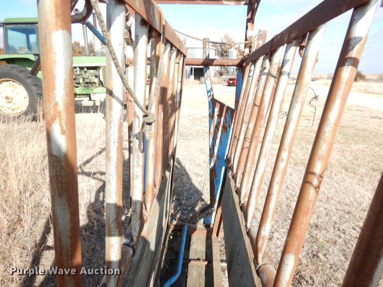 image for item DH8796 Squeeze chute